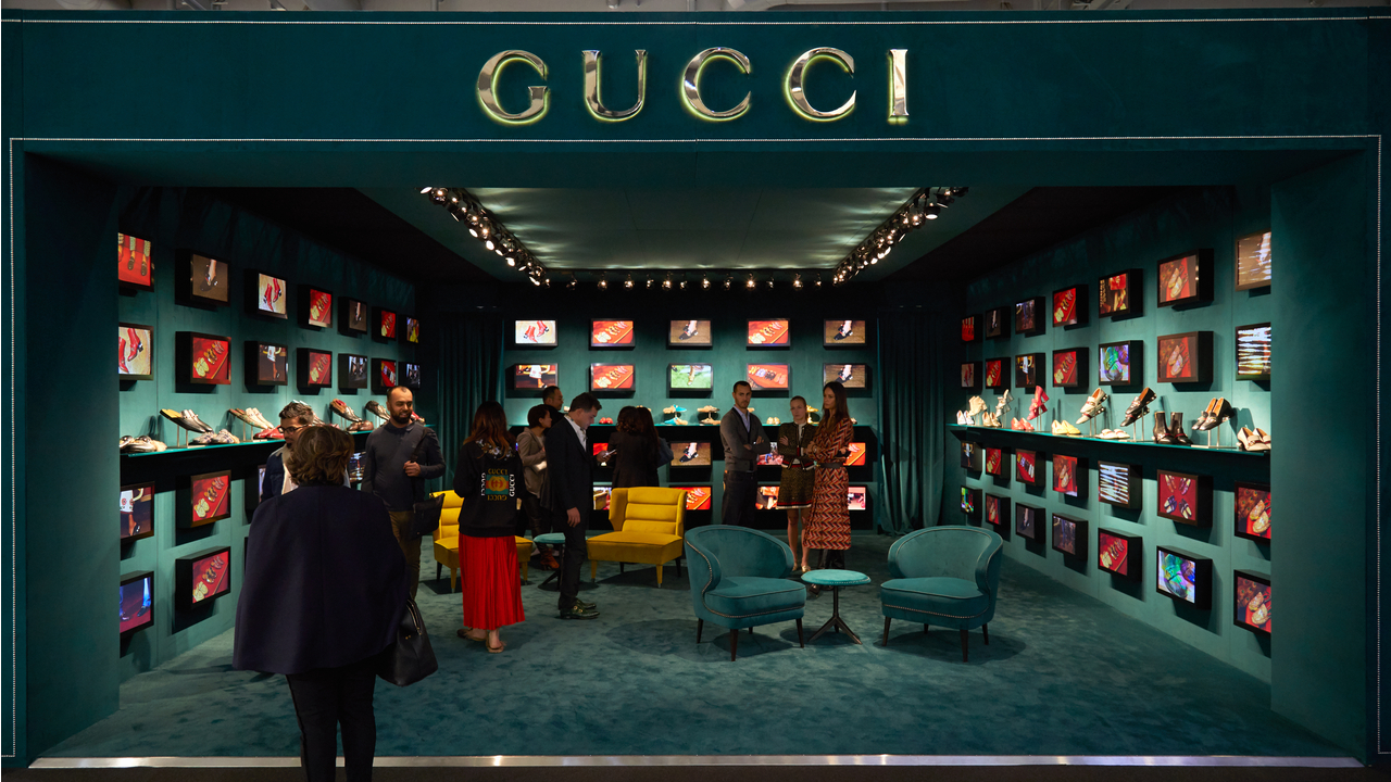 Gucci исполнилось 100 лет: секрет популярности легендарного бренда