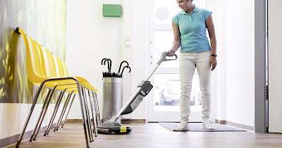 Инновационный прорыв Karcher: компактная аккумуляторная поломойная машина