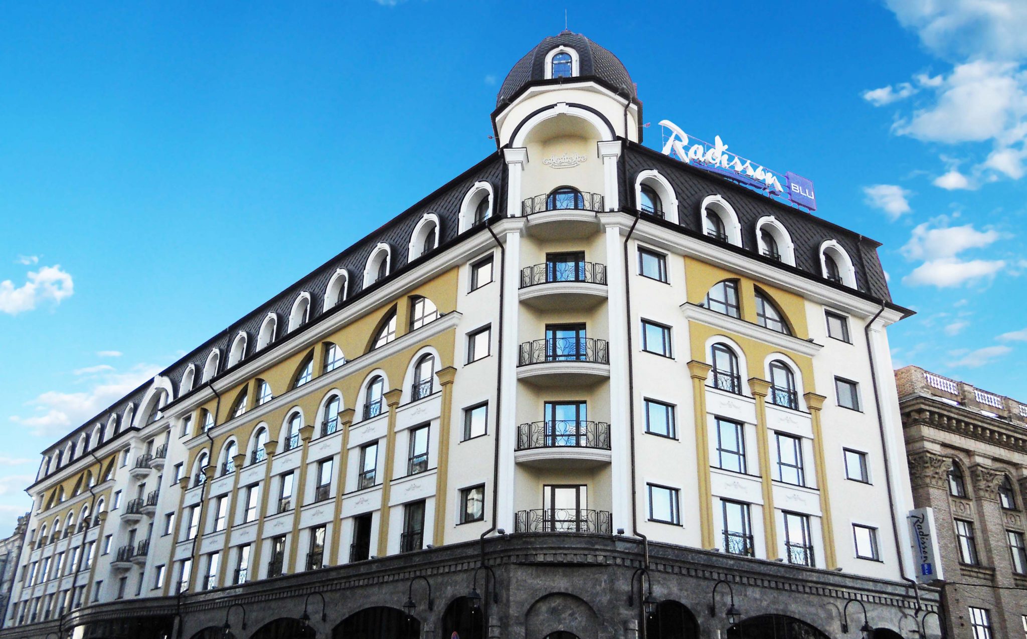Отель Radisson Blu на Подоле – партнер RAU Summit 2020