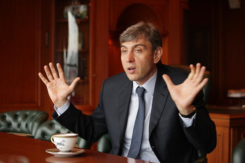 Собственник крупнейшего ритейлера России продал свой бизнес – сеть Магнит