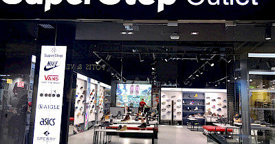 Мережа SuperStep відкрила перший аутлет в київському ТРЦ Караван