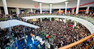 Olya Polyakova's charity spring concert at Respublika Park shopping mall attracted a record 130,000 guests (+photo)